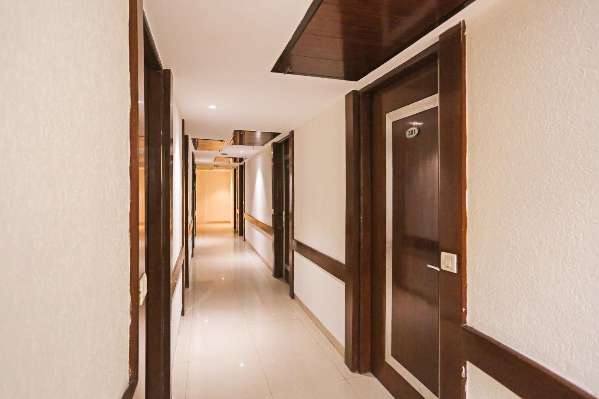 Hotel Silky Palace Near Igi Airportt New Delhi Buitenkant foto
