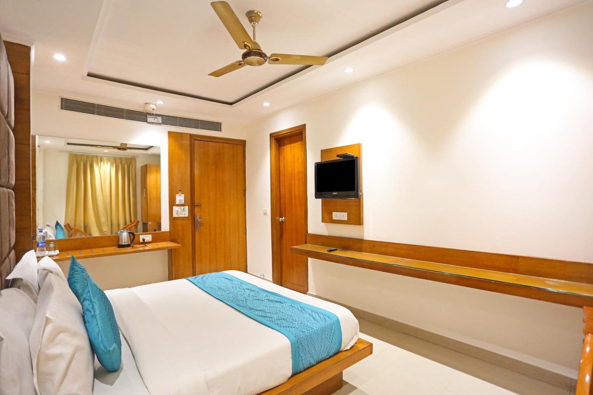 Hotel Silky Palace Near Igi Airportt New Delhi Buitenkant foto